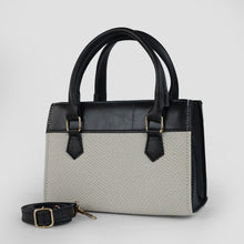 Chic White Crossbody bag